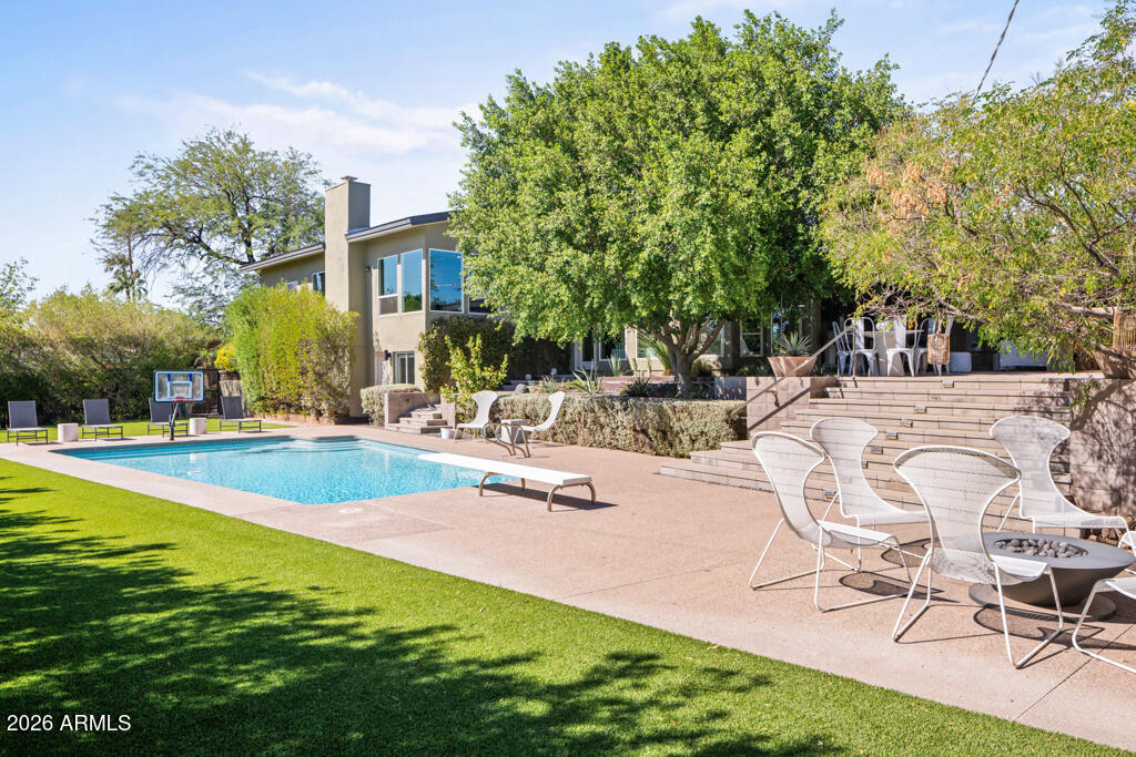 4303 E MCDONALD Drive