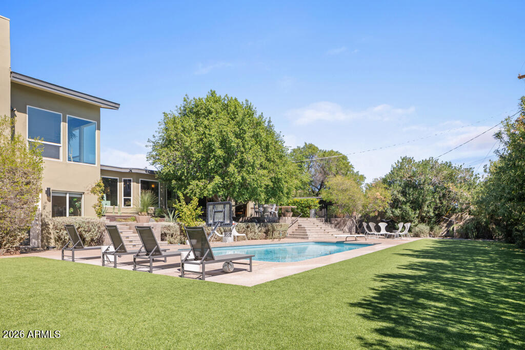 4303 E MCDONALD Drive