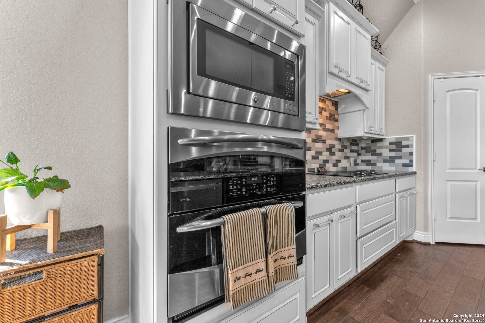 2632 Malboona Mews