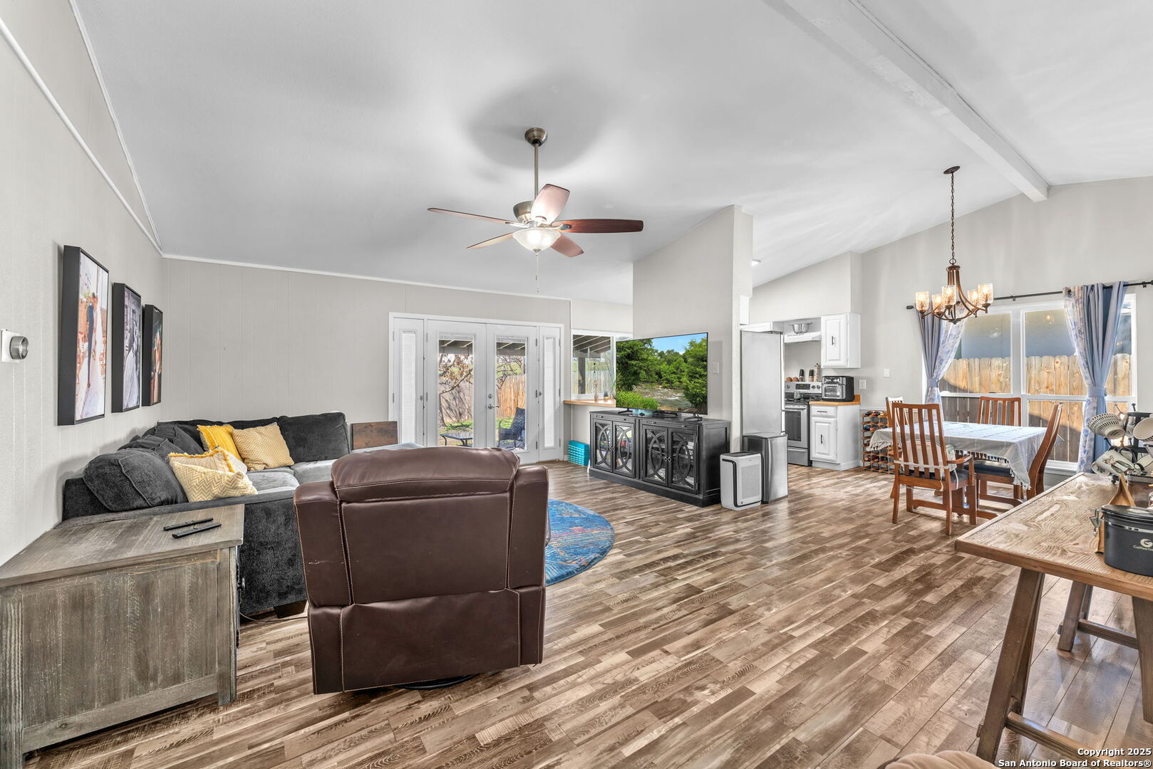 5611 Creekwood