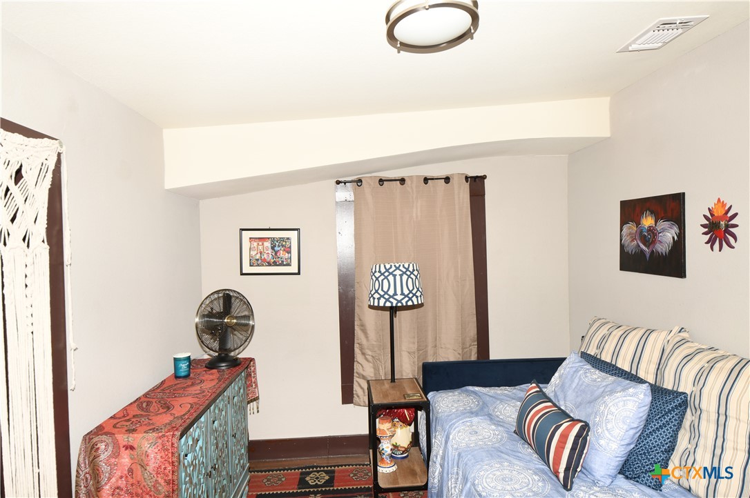 834 Potomac