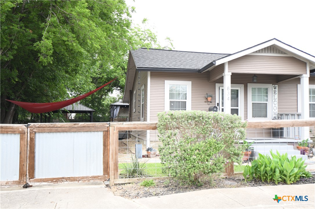 834 Potomac