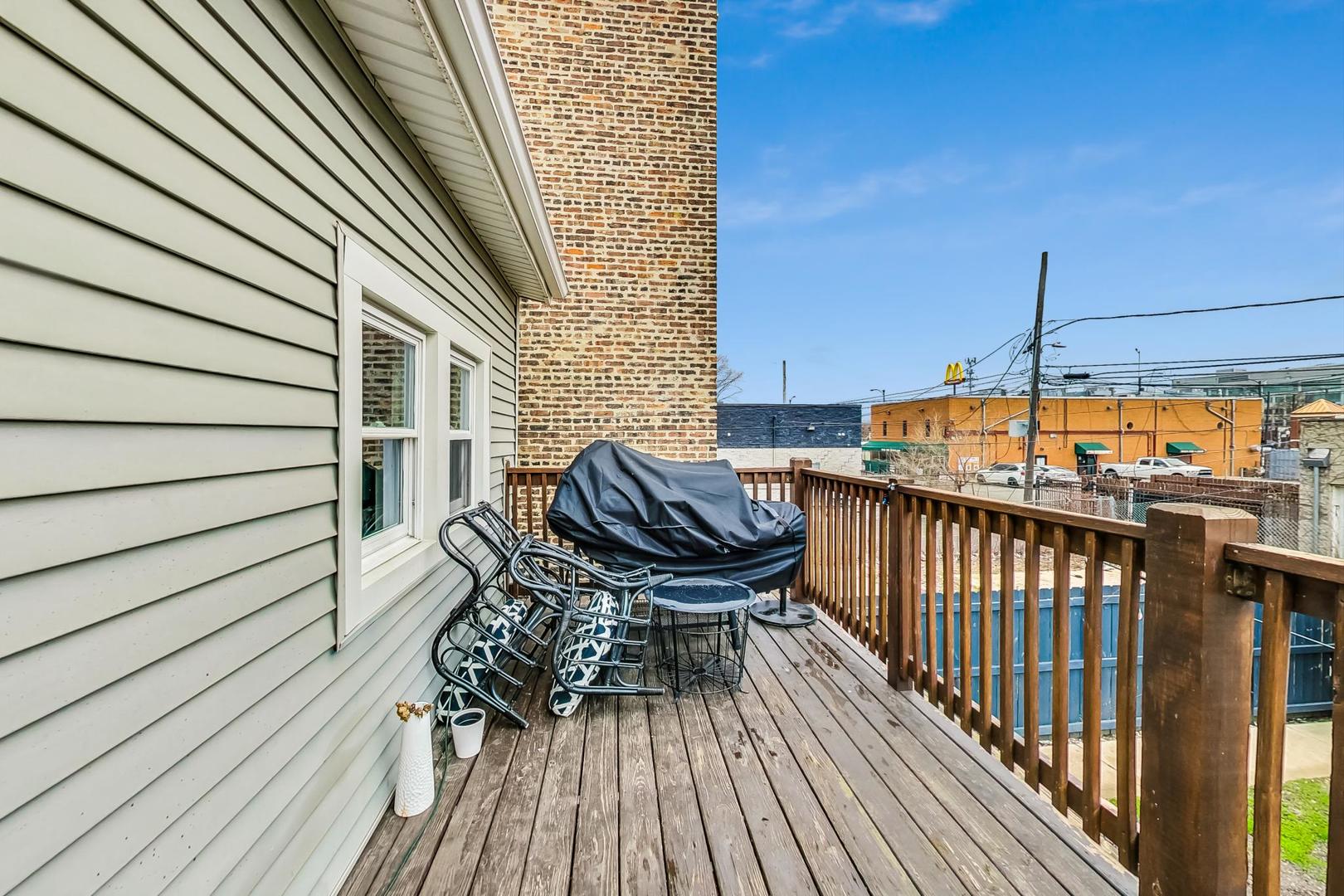 3442 S Prairie Avenue