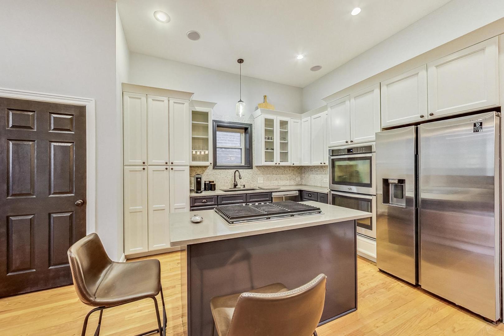 3442 S Prairie Avenue