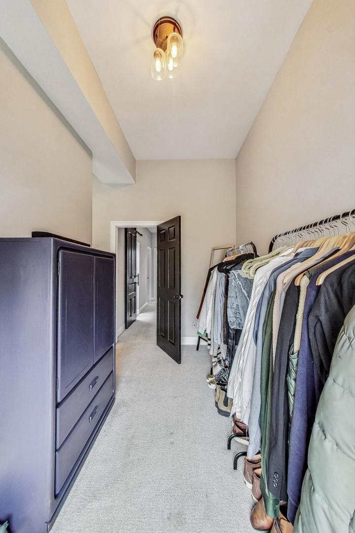 3442 S Prairie Avenue