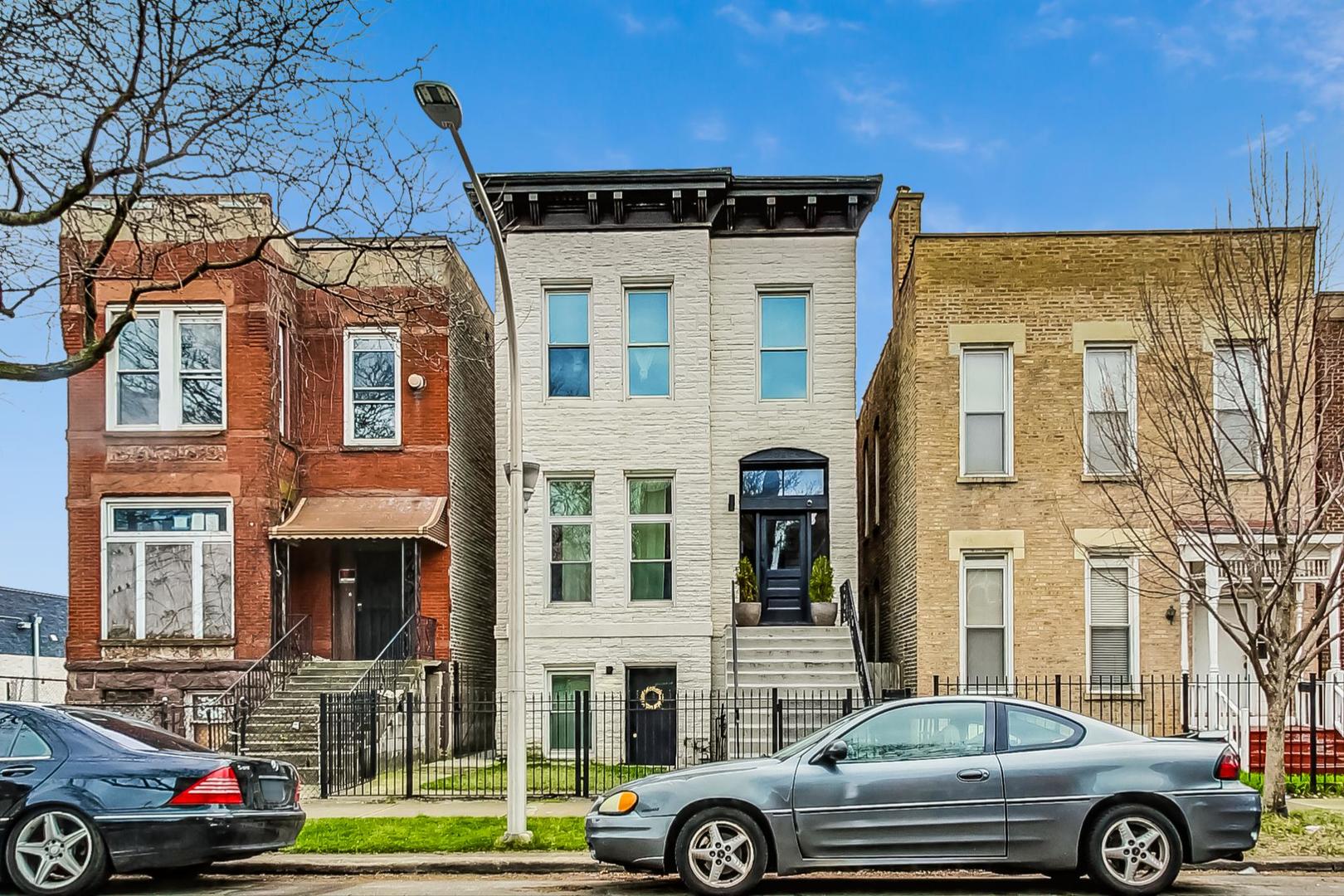 3442 S Prairie Avenue