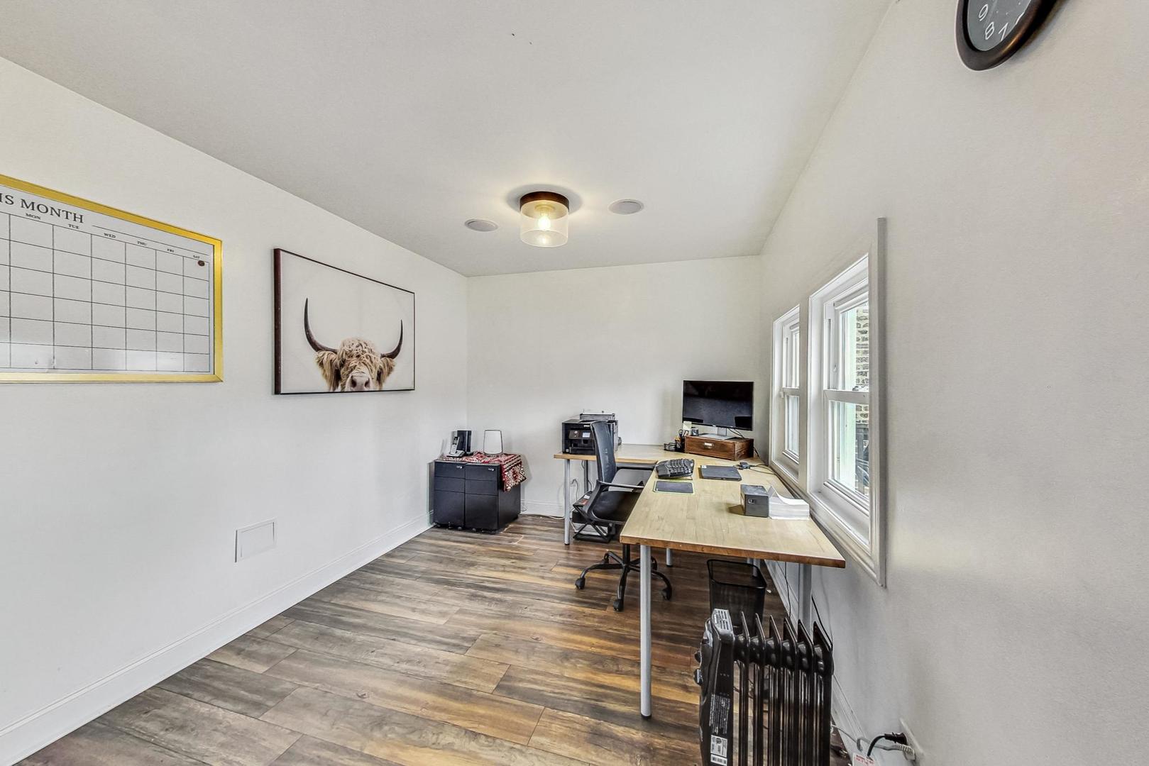 3442 S Prairie Avenue