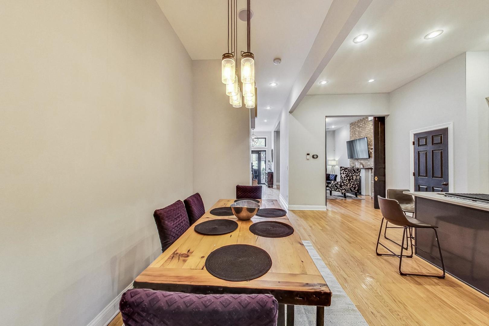 3442 S Prairie Avenue