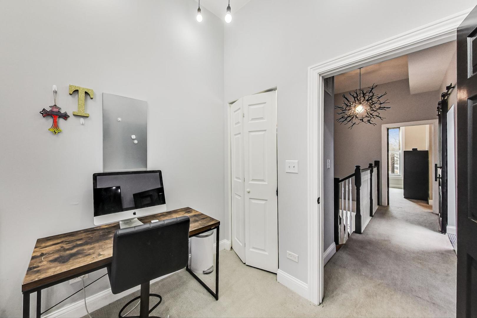 3442 S Prairie Avenue