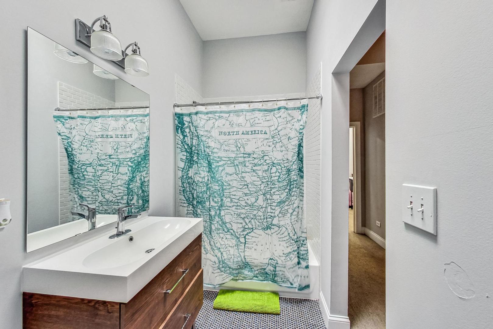 3442 S Prairie Avenue