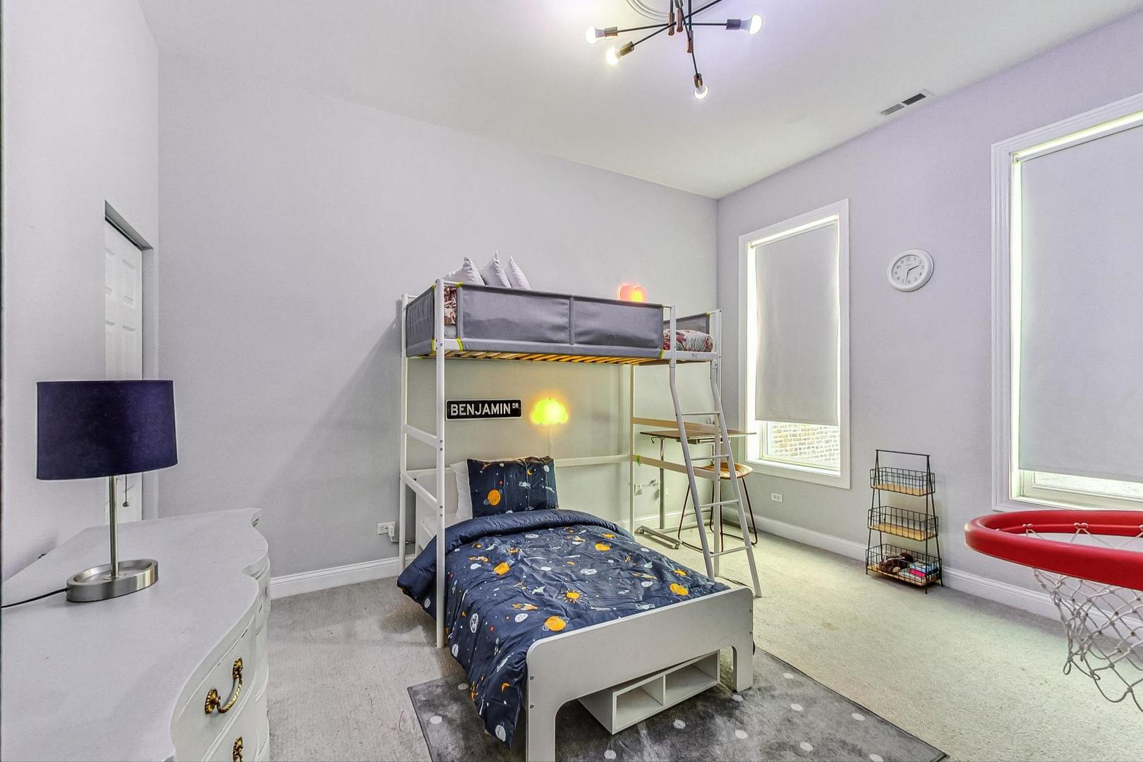 3442 S Prairie Avenue