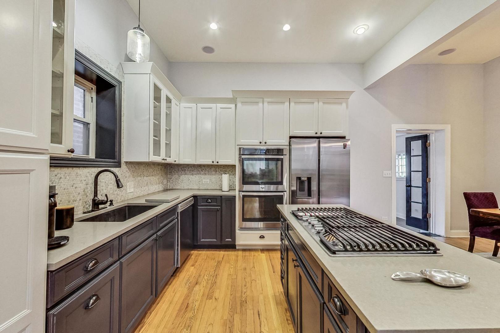 3442 S Prairie Avenue