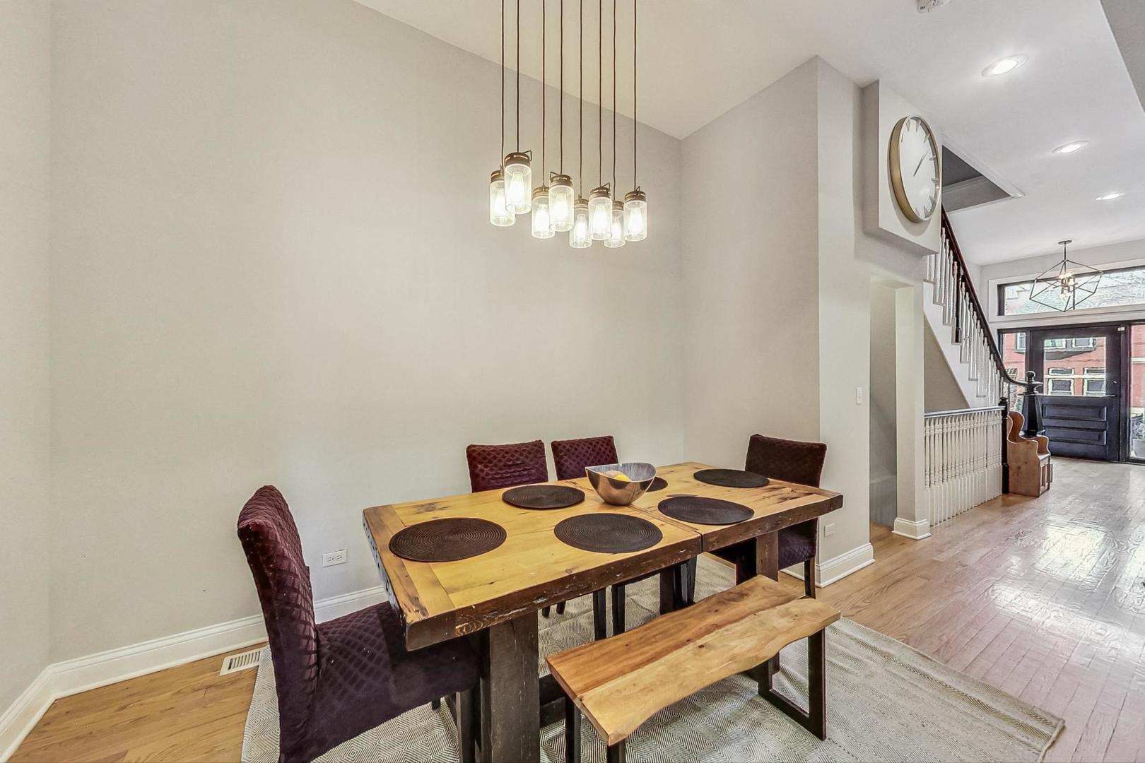 3442 S Prairie Avenue