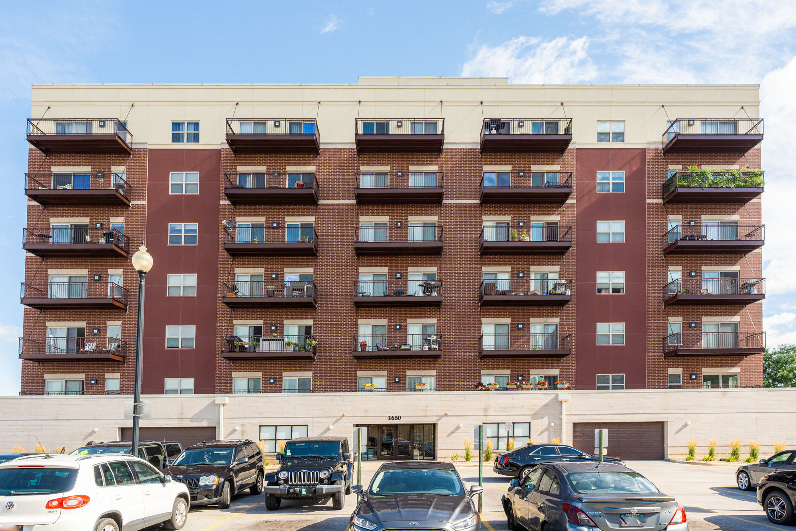 1650 Riverwoods Drive Unit: 206