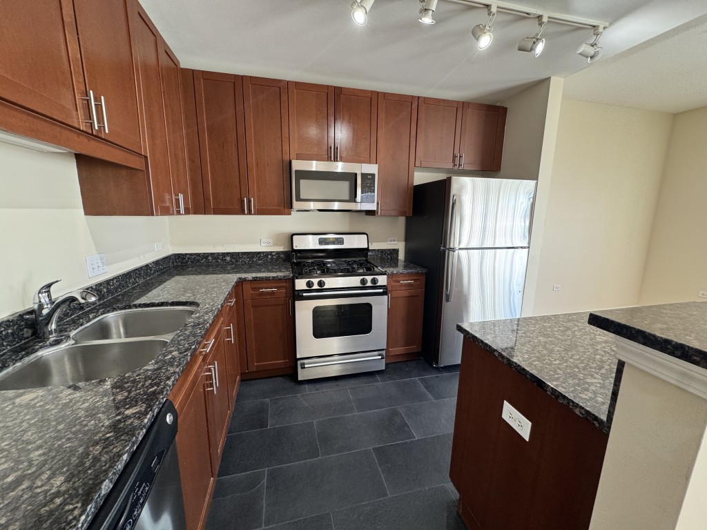1650 Riverwoods Drive Unit: 206