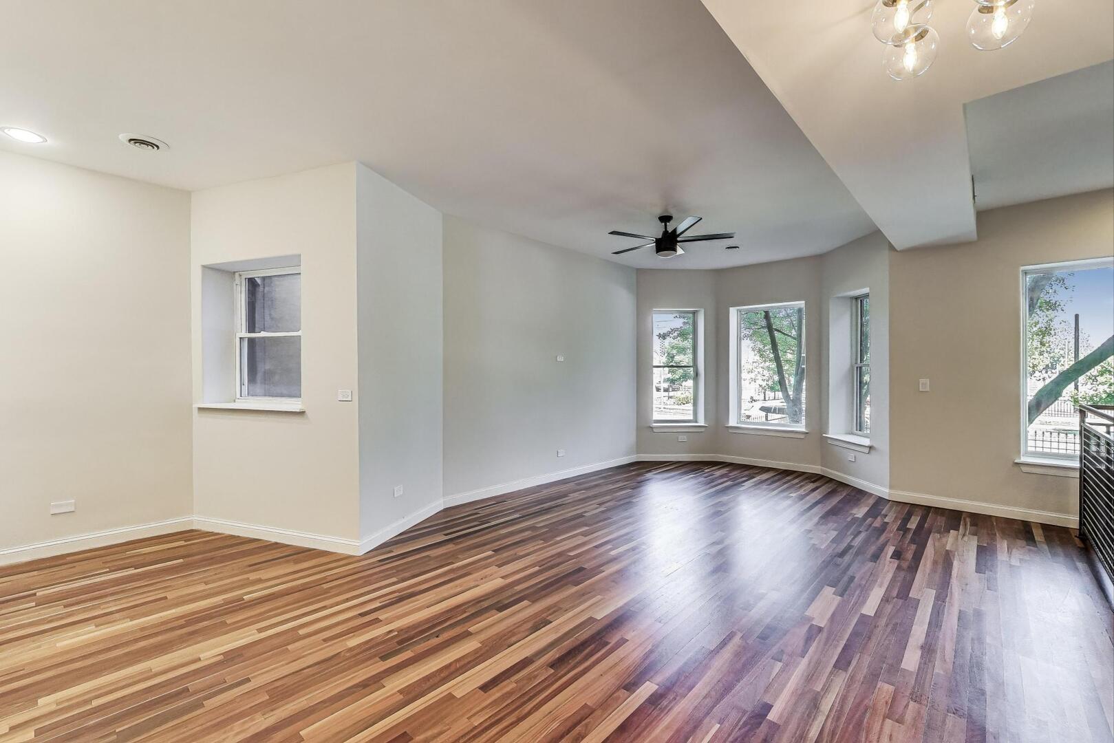 6318 S Greenwood Avenue Unit: 1