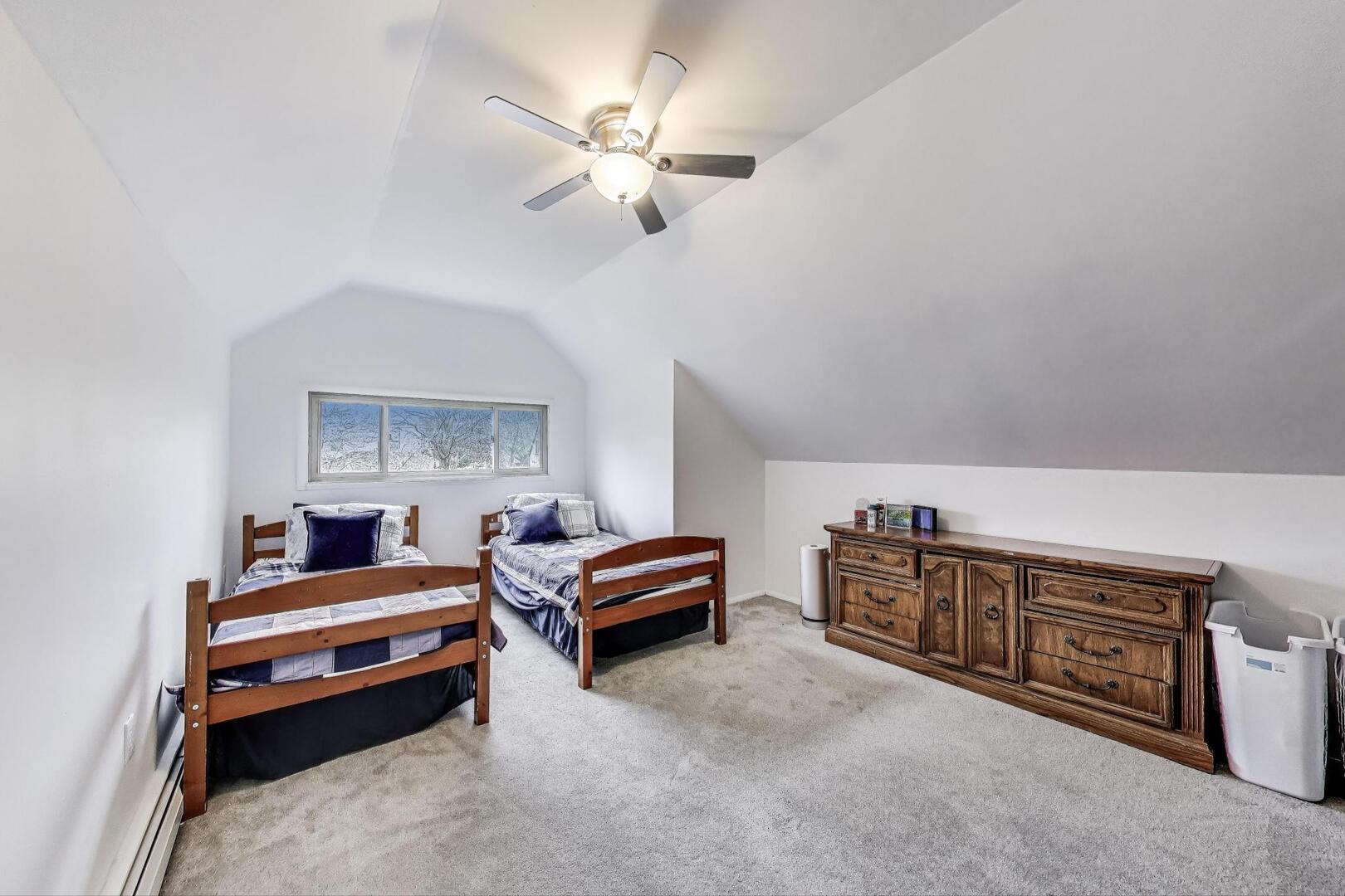 2253 W 110th Place