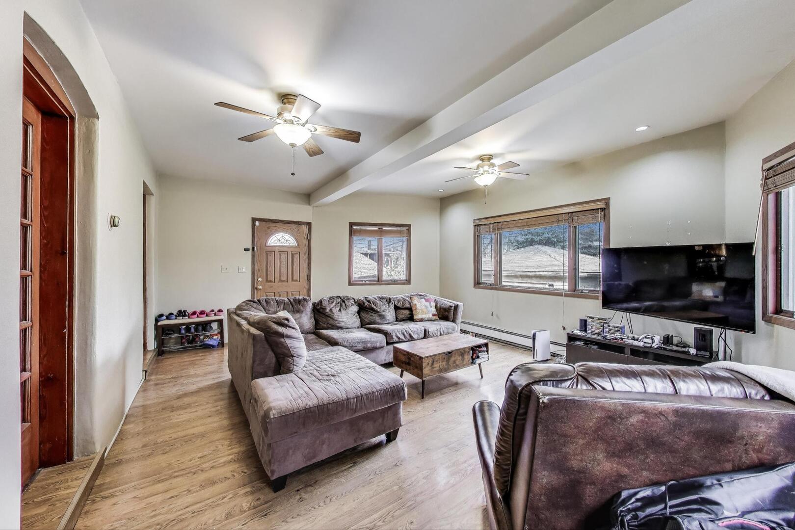 2253 W 110th Place