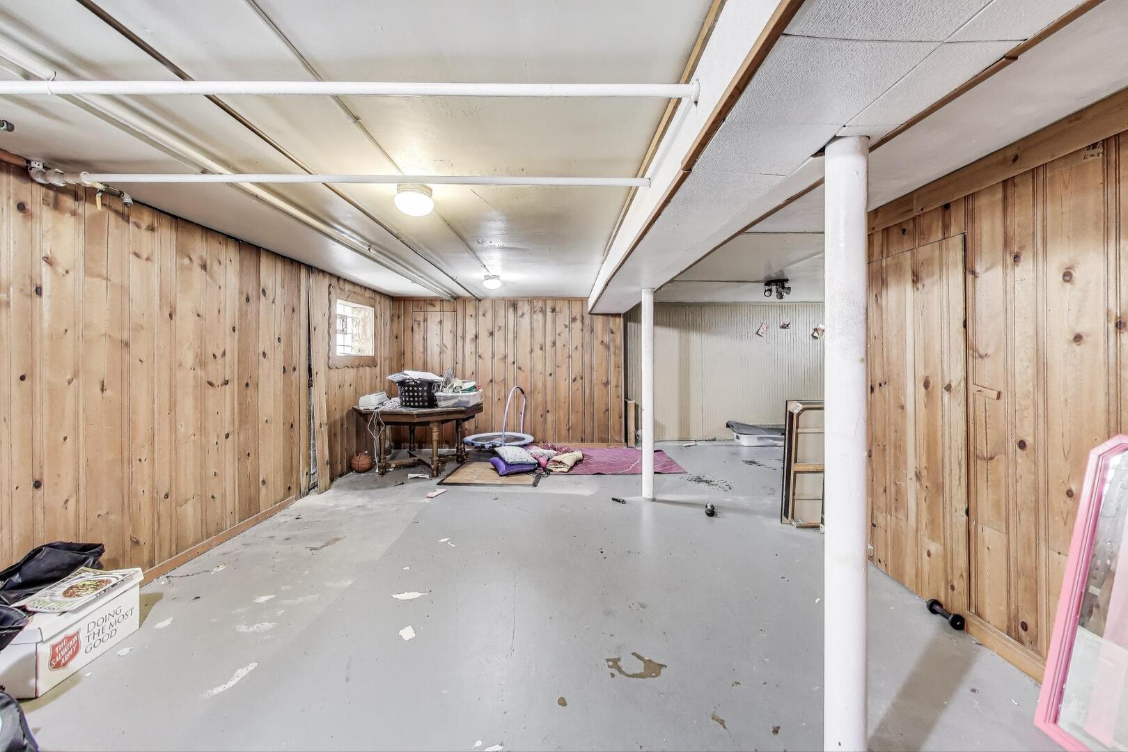2253 W 110th Place