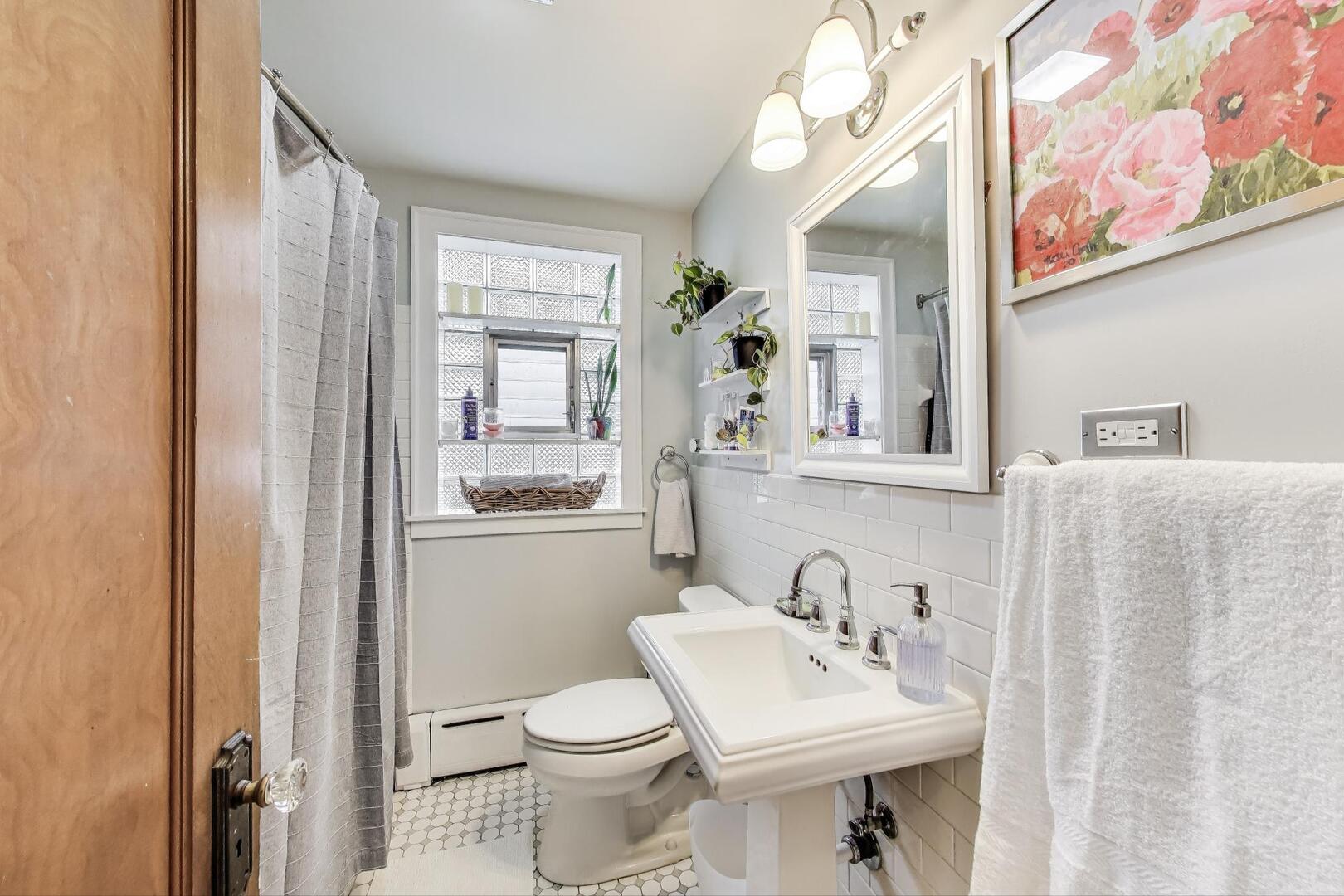 2253 W 110th Place