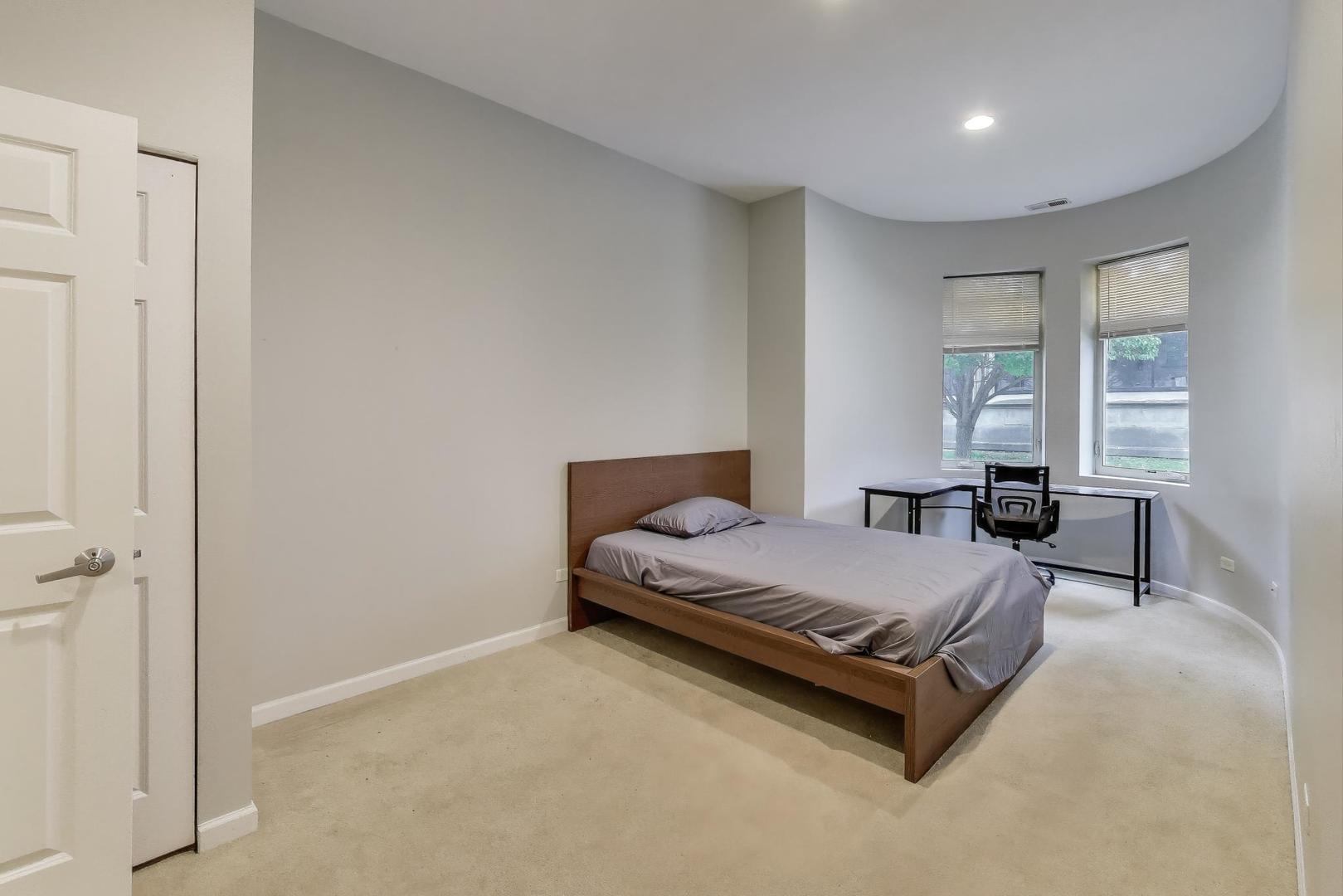 4926 S Drexel Boulevard Unit: C