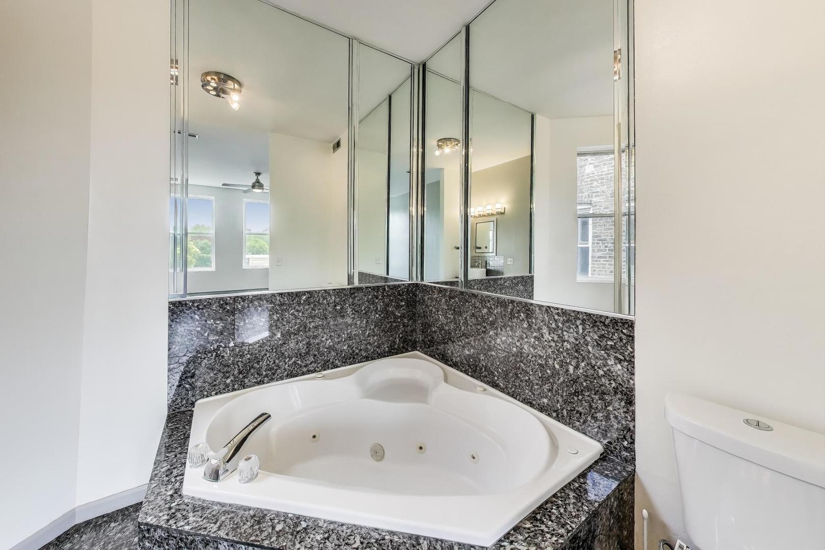 737 E 50th Street Unit: 4