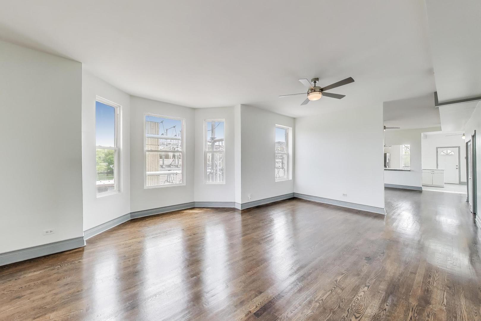 737 E 50th Street Unit: 4