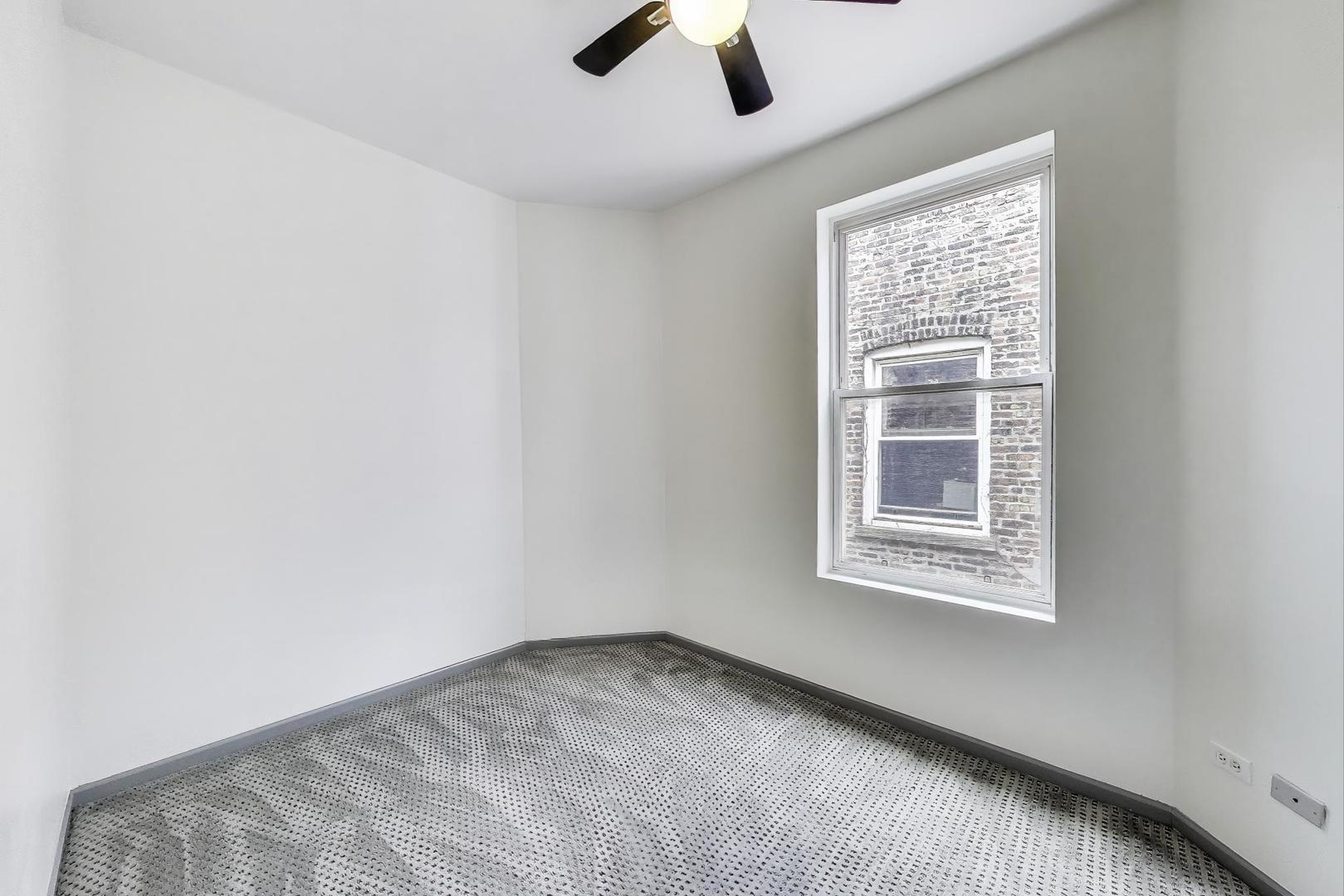 737 E 50th Street Unit: 4