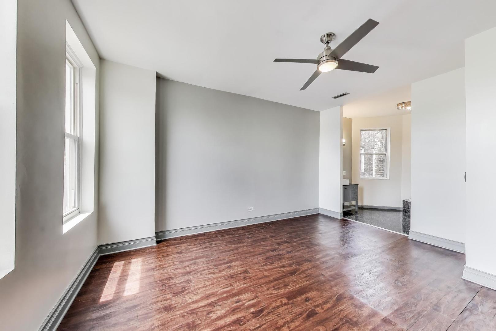 737 E 50th Street Unit: 4