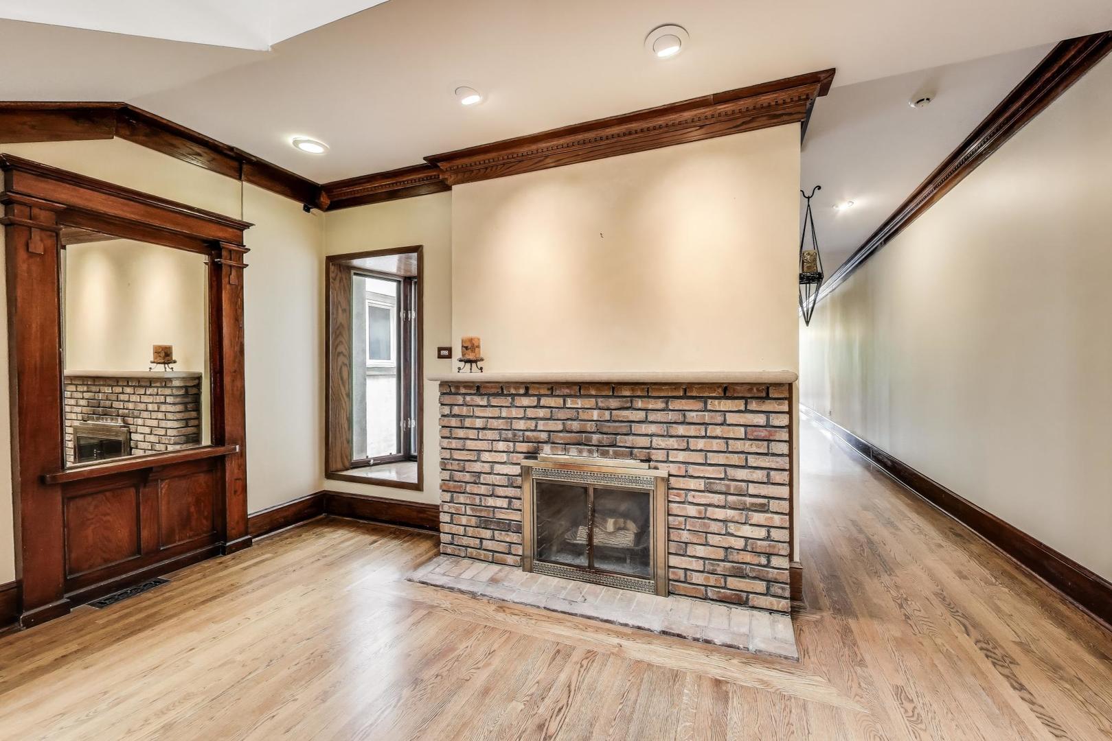 3215 S Calumet Avenue