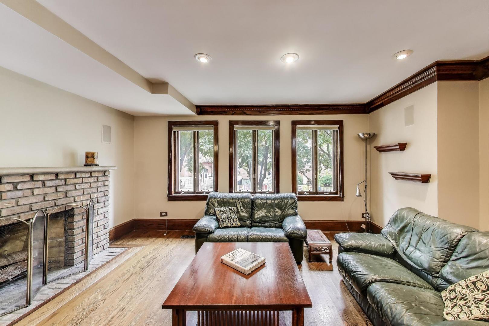 3215 S Calumet Avenue