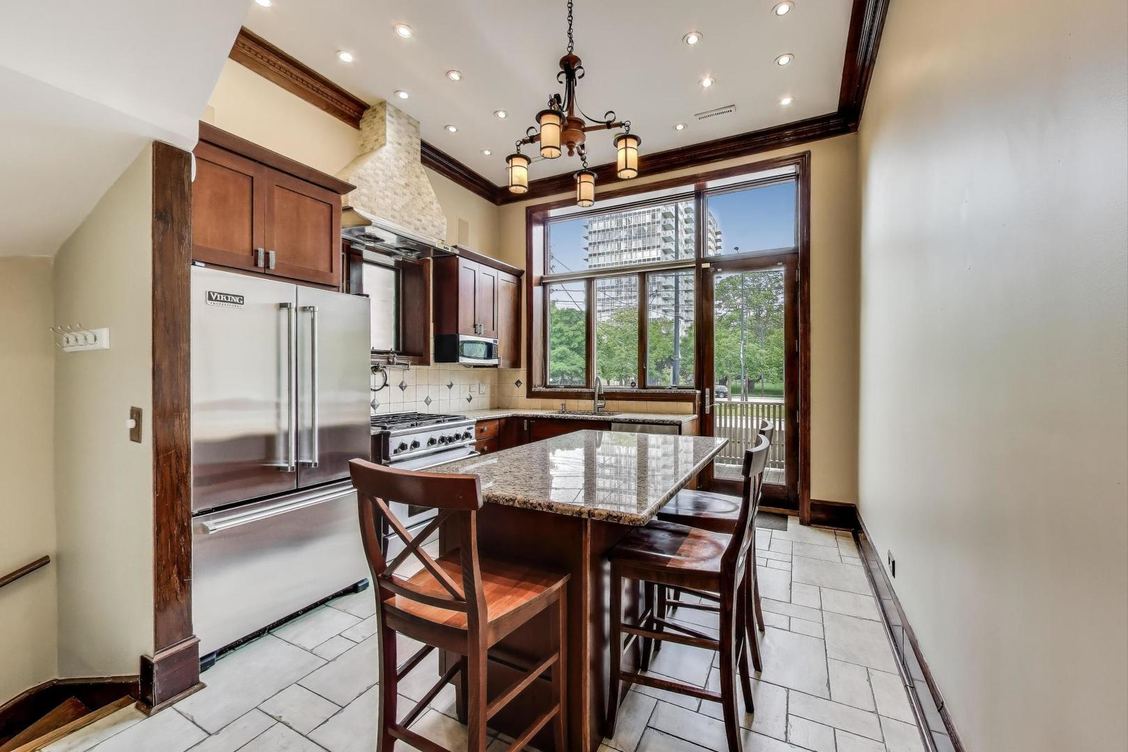 3215 S Calumet Avenue