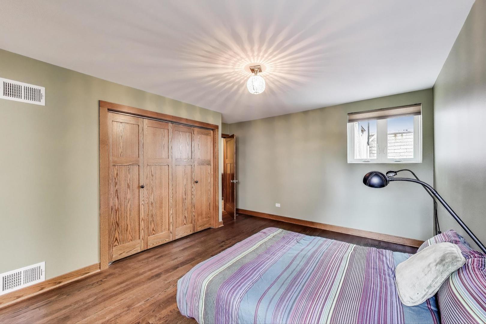 3215 S Calumet Avenue