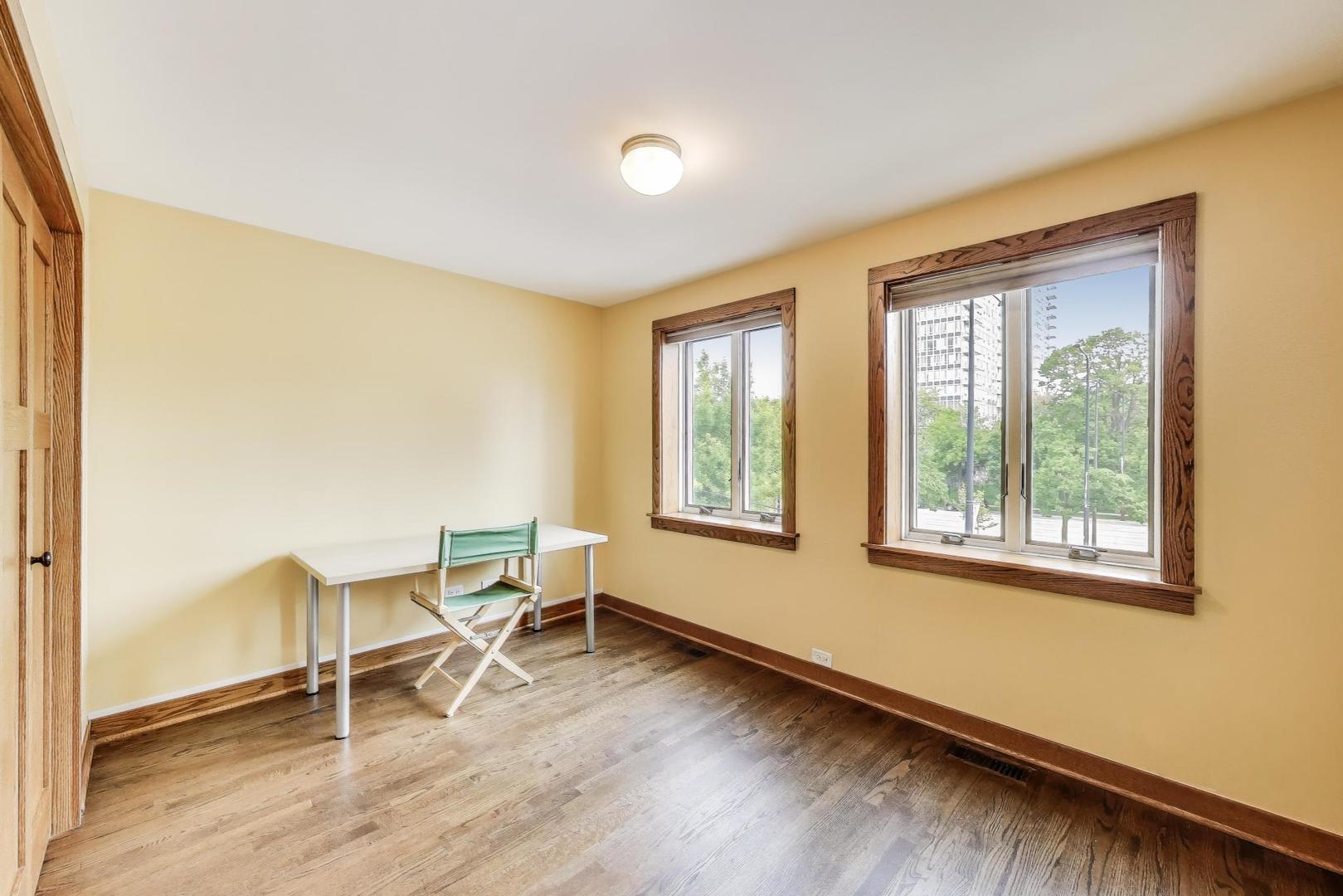 3215 S Calumet Avenue