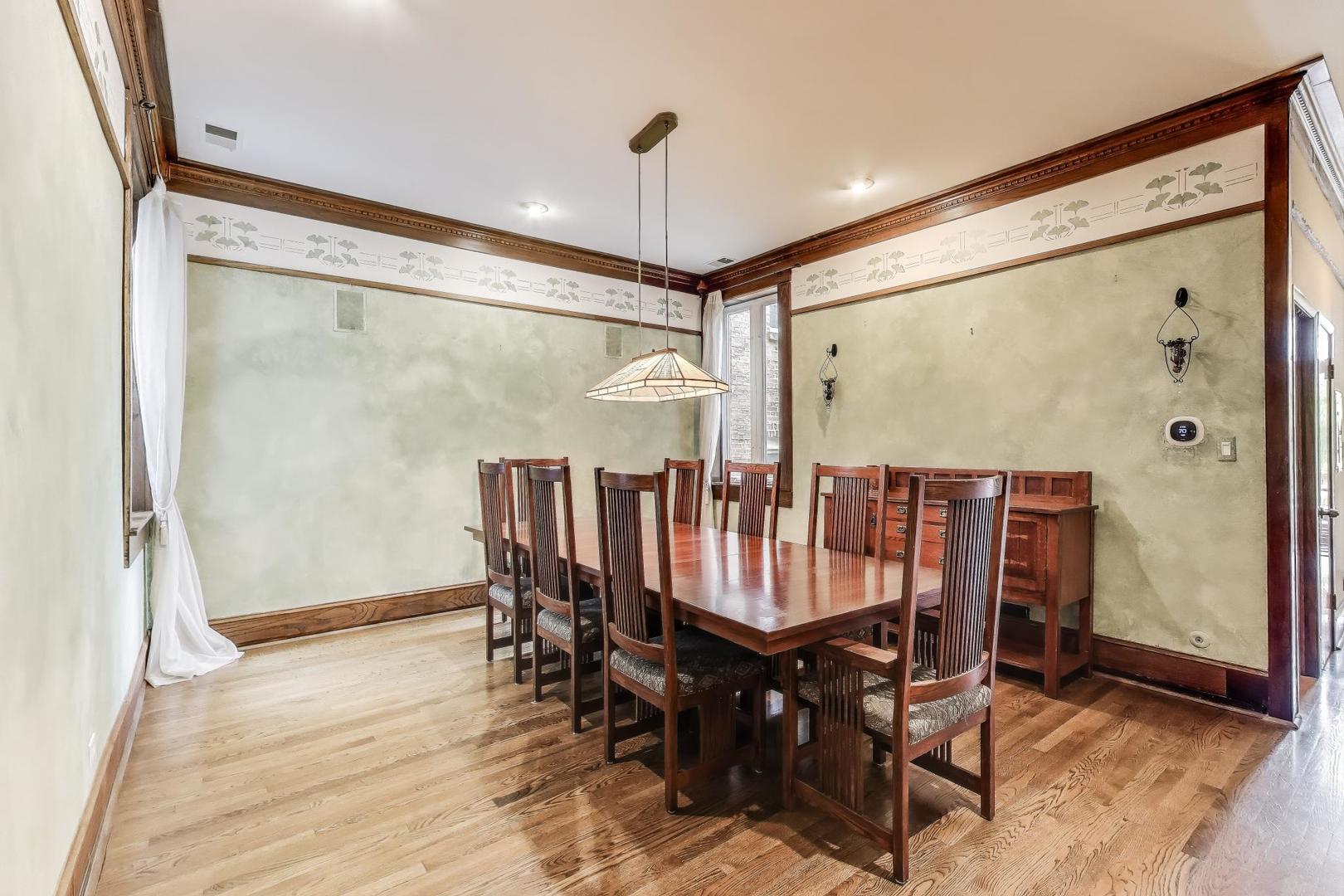 3215 S Calumet Avenue