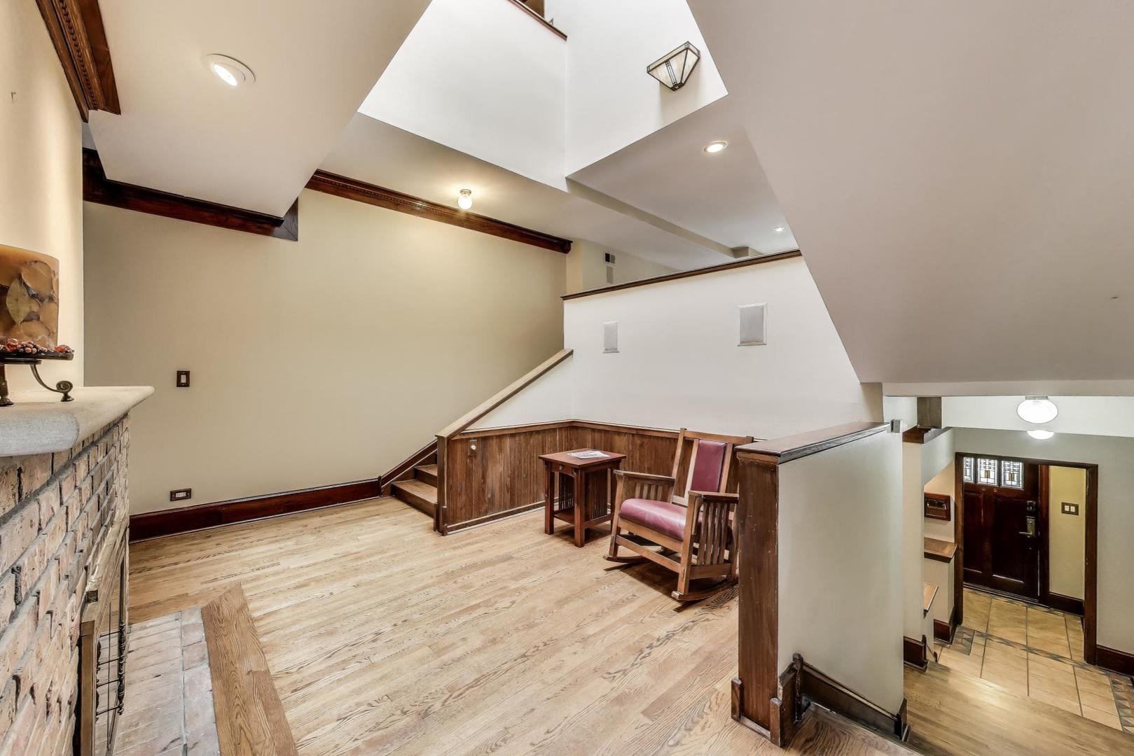 3215 S Calumet Avenue