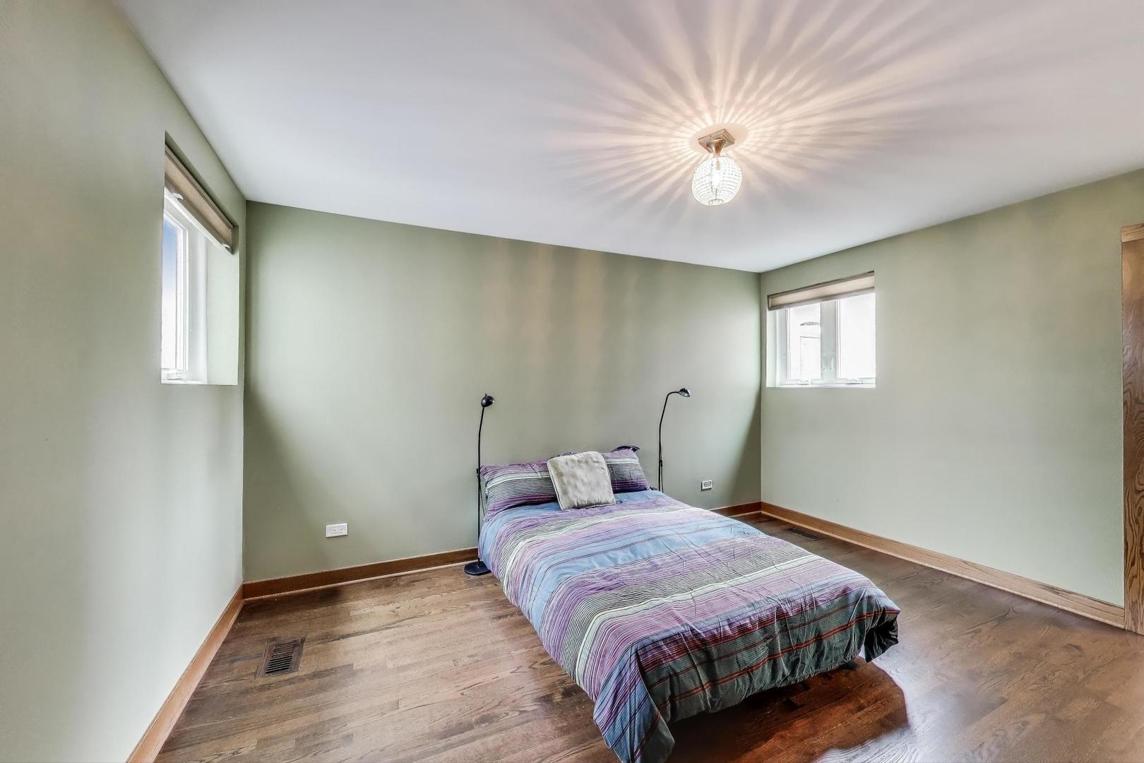 3215 S Calumet Avenue