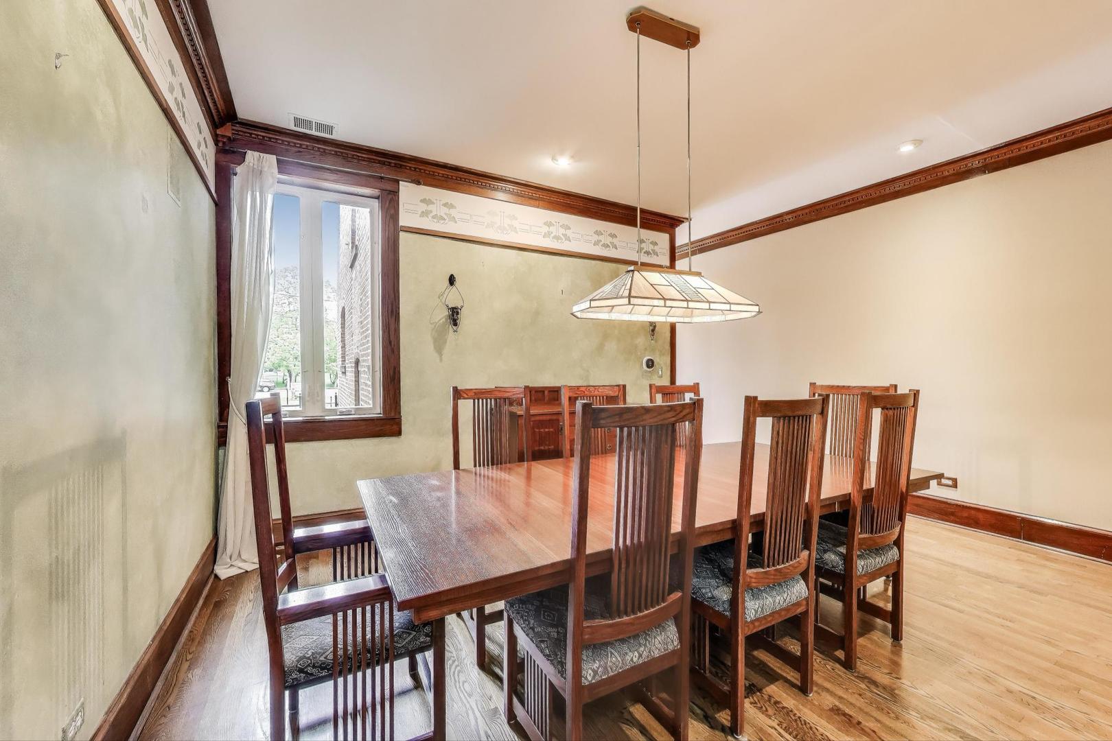 3215 S Calumet Avenue