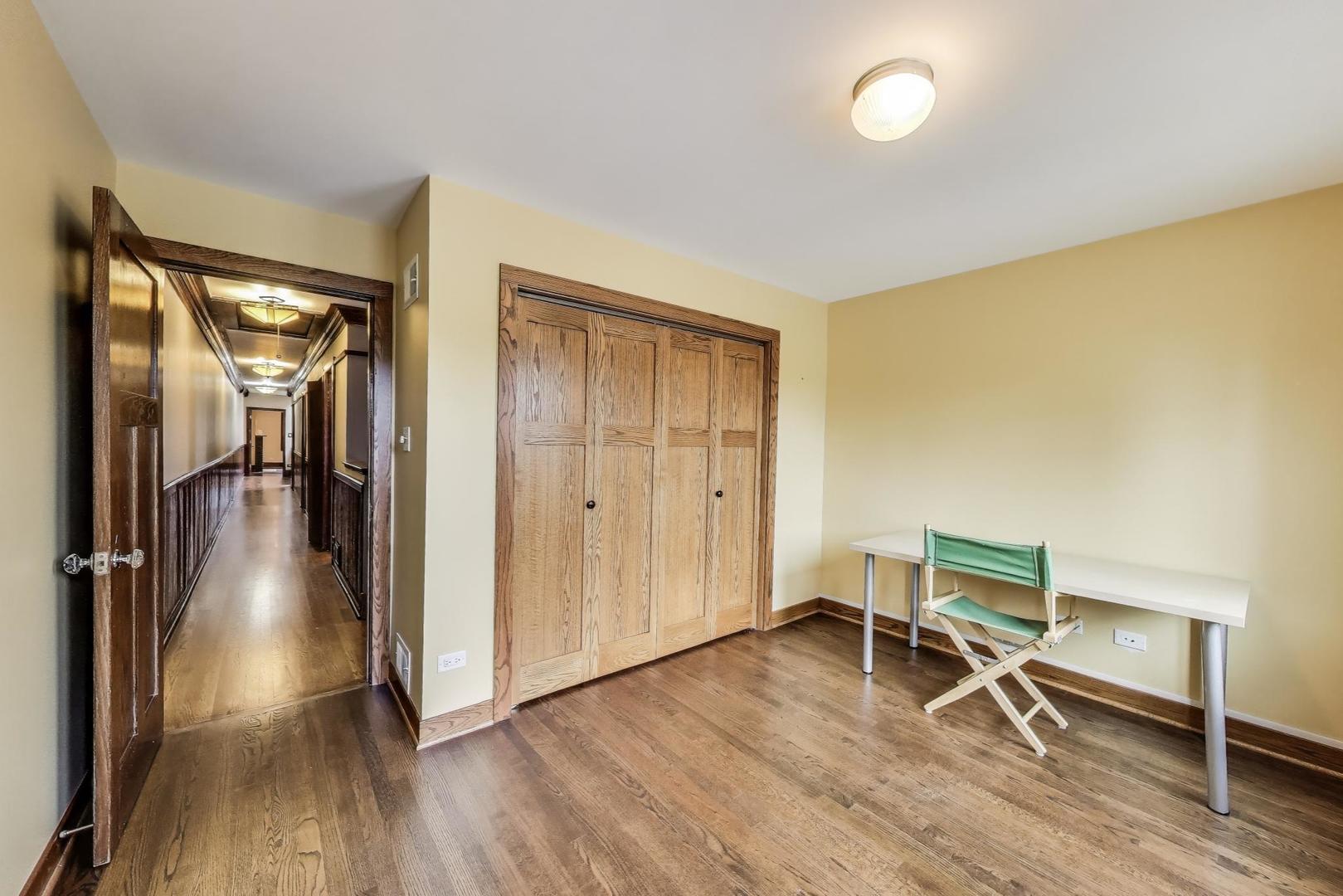 3215 S Calumet Avenue