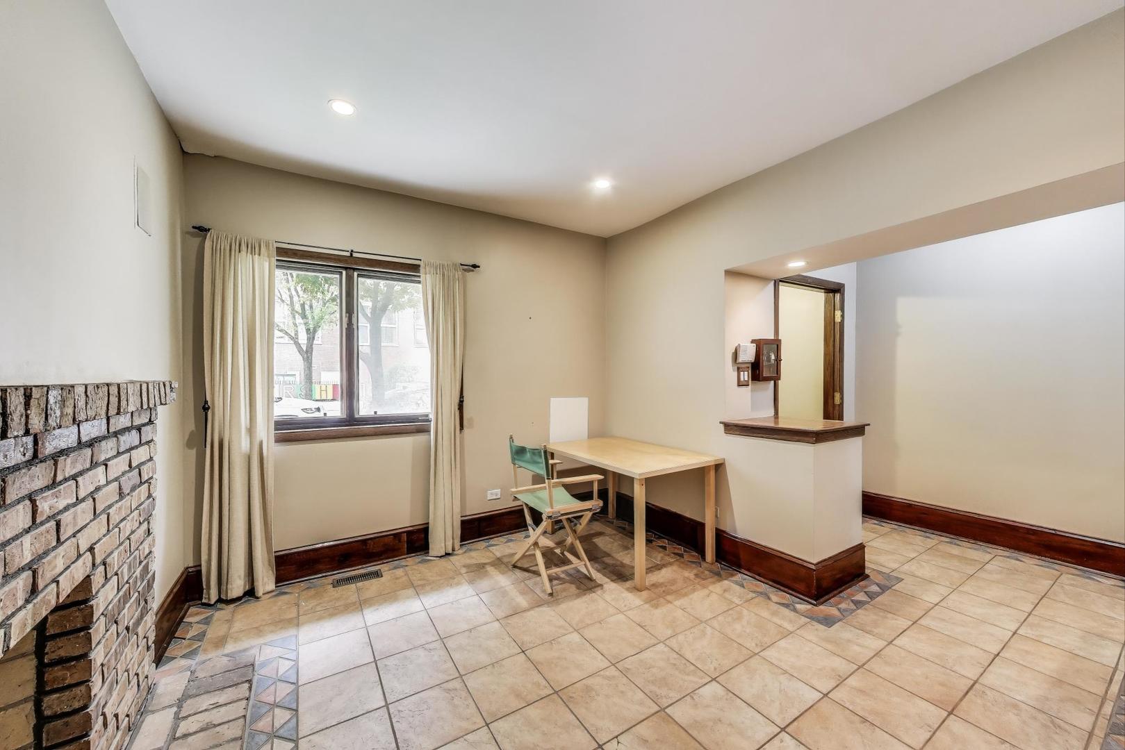 3215 S Calumet Avenue