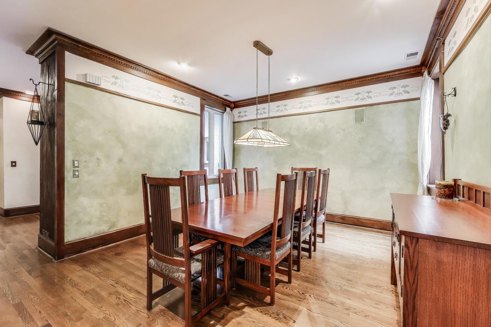 3215 S Calumet Avenue