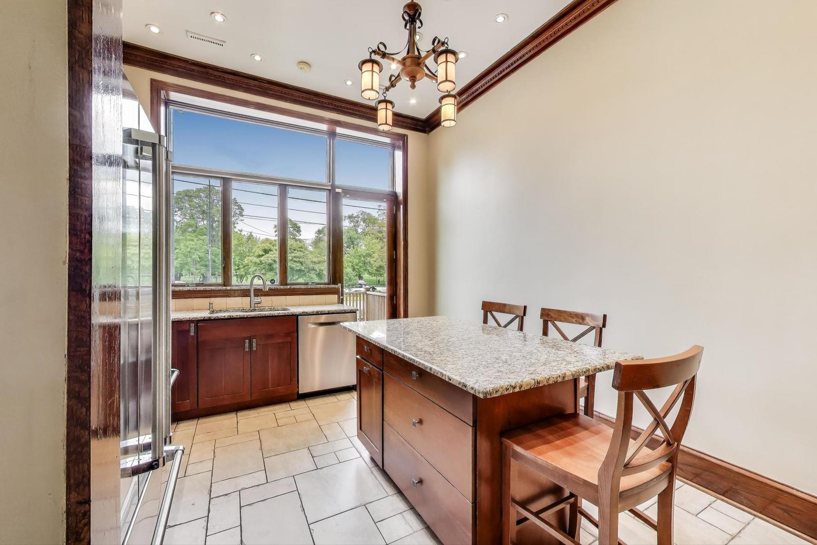 3215 S Calumet Avenue