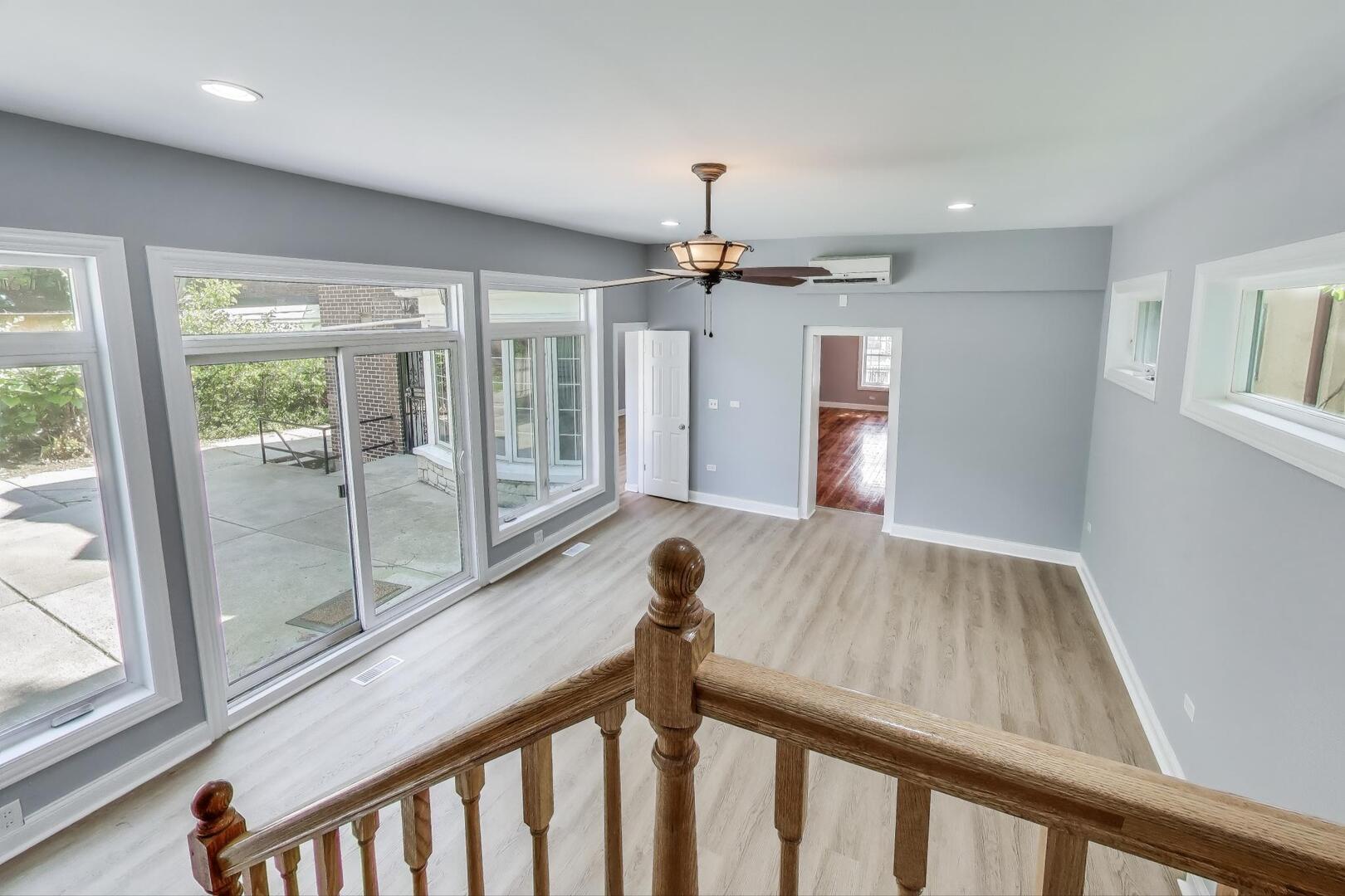 9340 S Vanderpoel Avenue