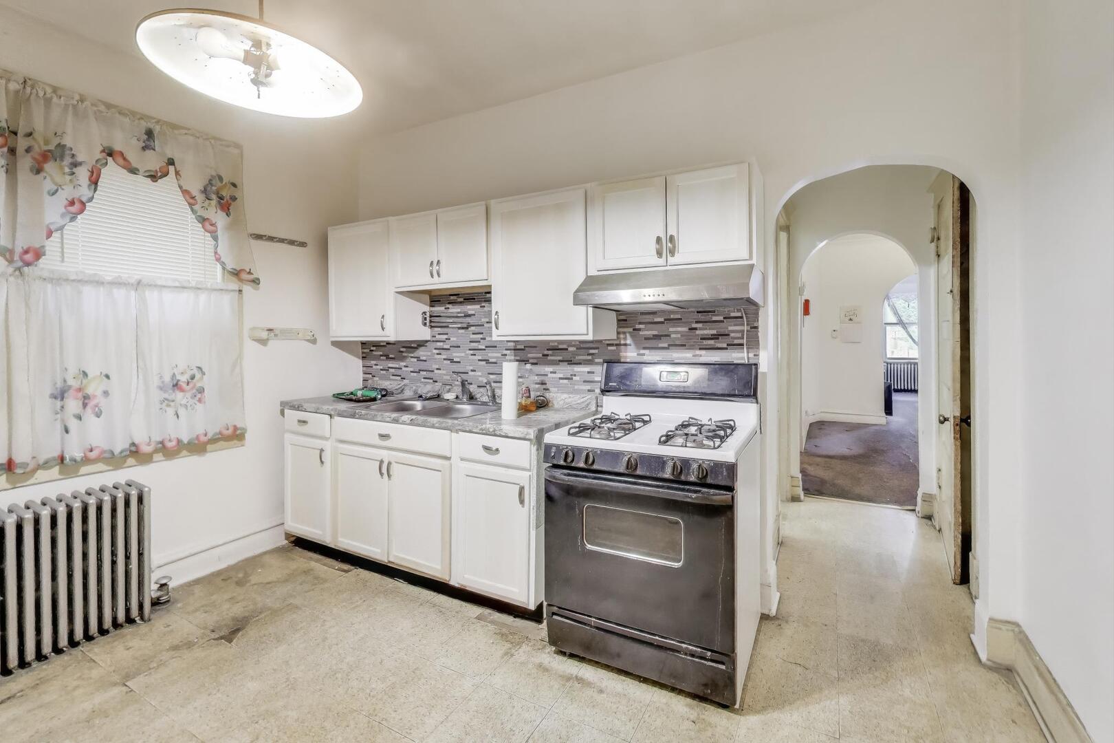 948 N Trumbull Avenue