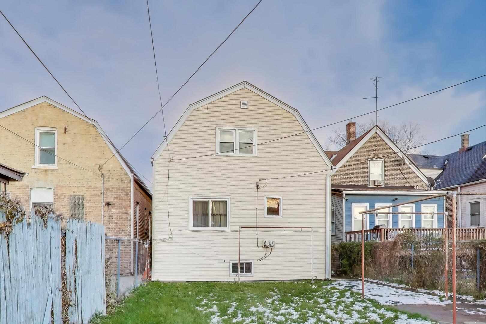 948 N Trumbull Avenue