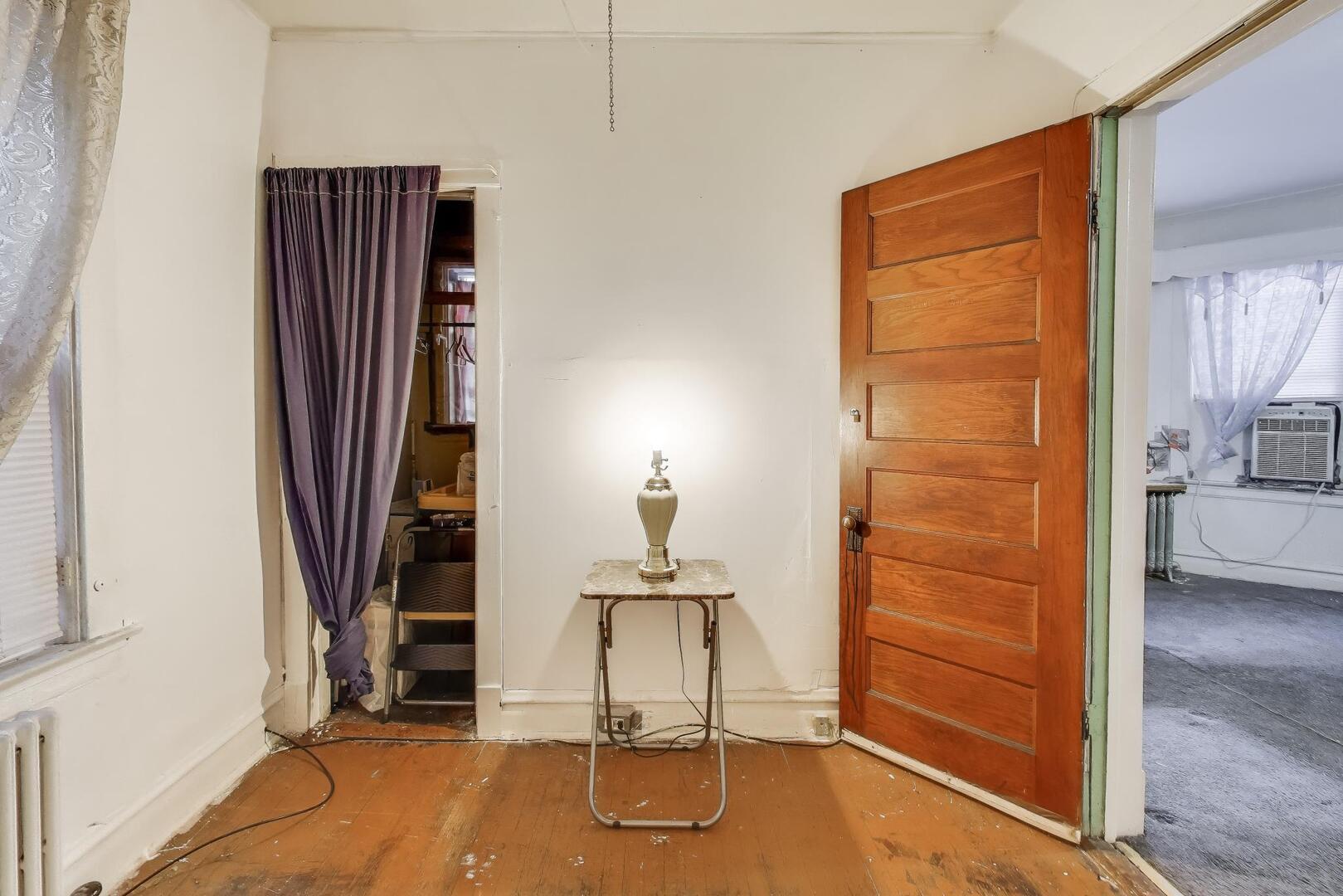 948 N Trumbull Avenue