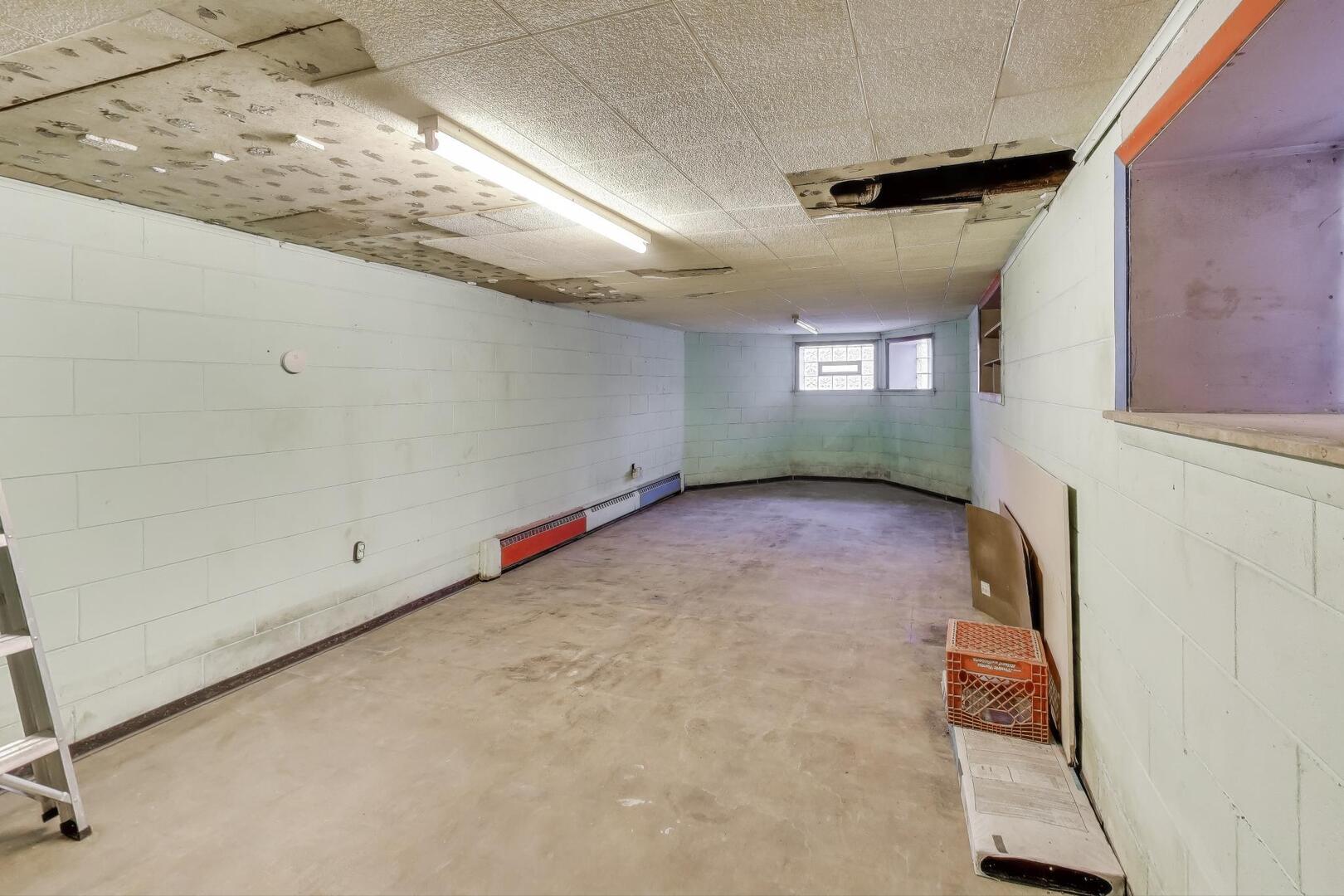 948 N Trumbull Avenue