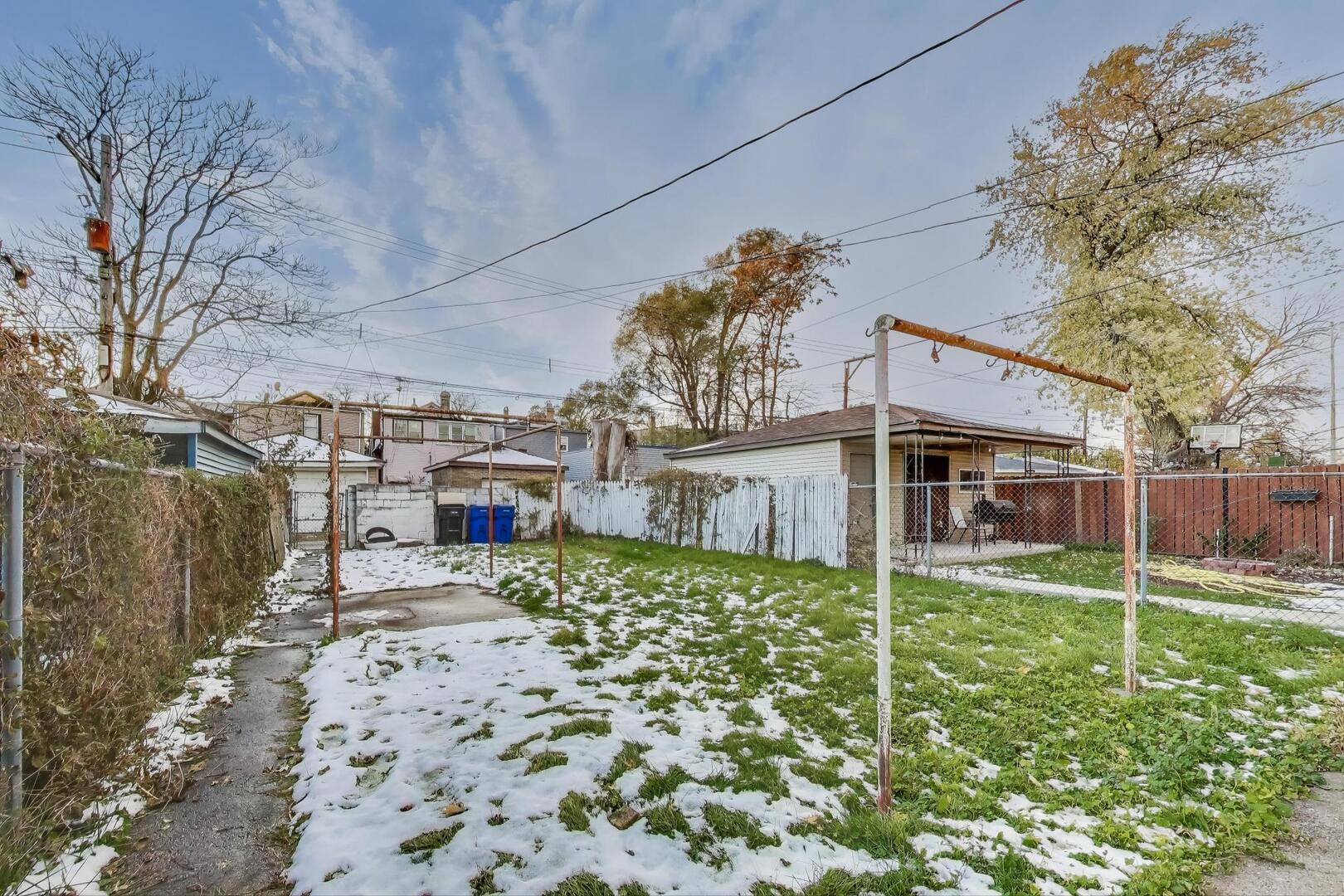 948 N Trumbull Avenue