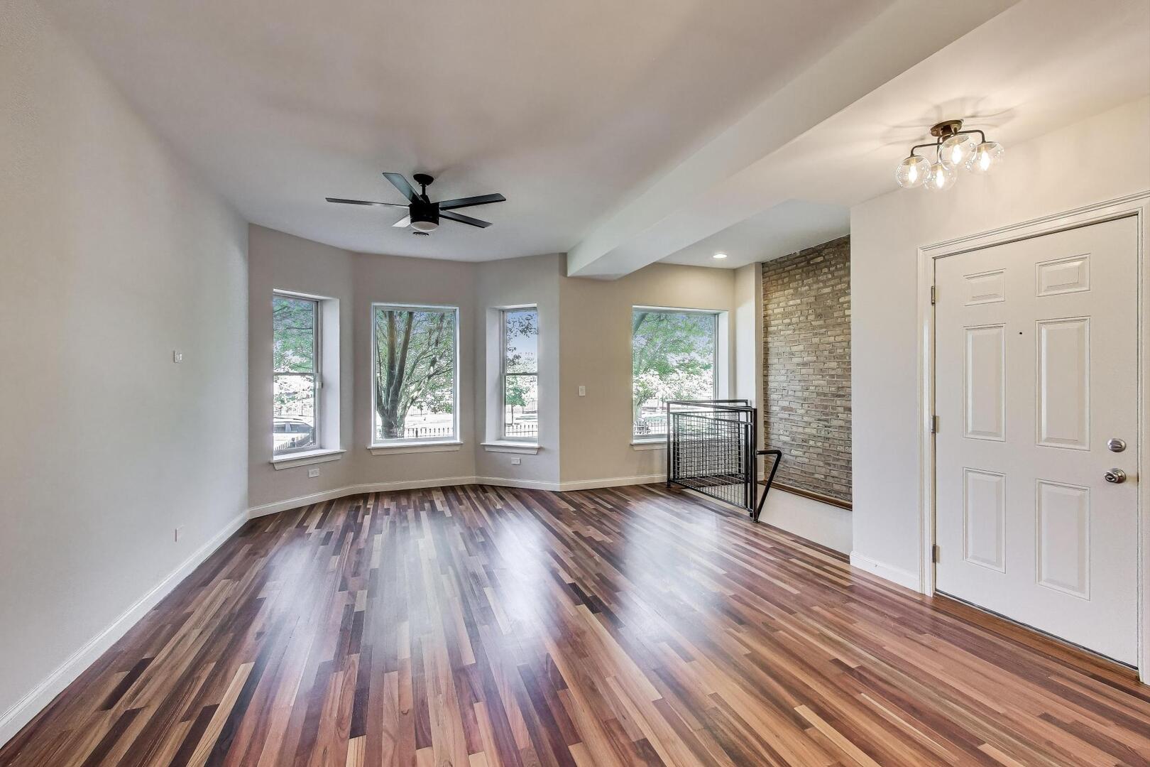 6318 S Greenwood Avenue Unit: 1