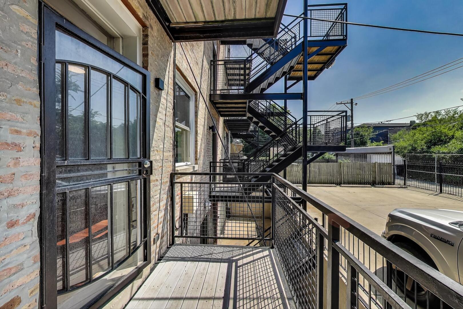 6318 S Greenwood Avenue Unit: 1